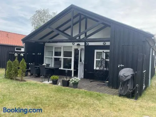 Charmerende sommerhus - 200 m fra stranden - Image 1