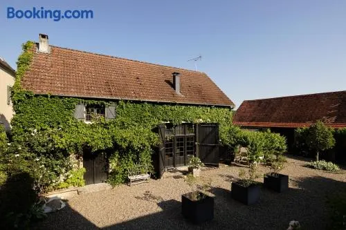 L'Oustal du Domaine de Louveraude - Image 1