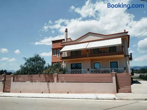 Roundabout apartment - Image 1