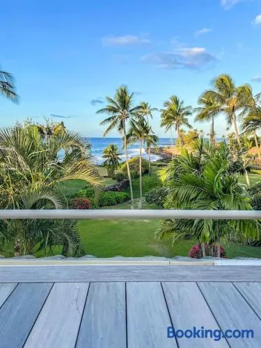 Honu He'e Nalu - The Surfing Turtle - Ocean & Beachfront! Stunning Views! - Image 1