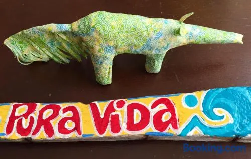 Chalé Pura Vida - Casa de madeira no centro - Image 1
