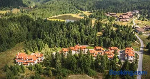 Lake View Apartment - Image 1