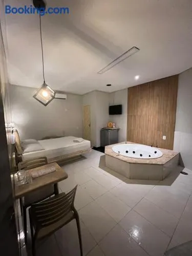 Eros Motel - Image 1