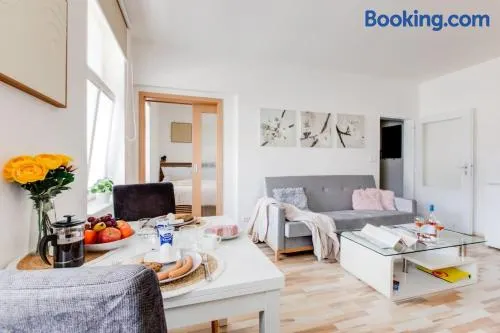 Comfy Apartment with Bedroom Nook - Image 1