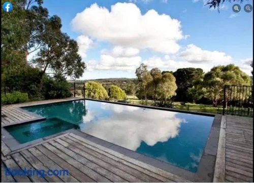 Patsy's Gate - Red Hill South - Image 1