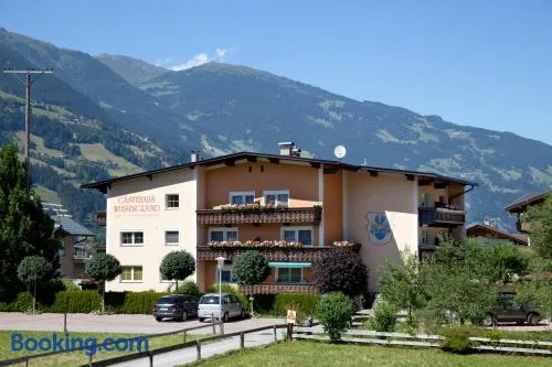 Gästehaus Wiesengrund & Apart Sporer - Image 1