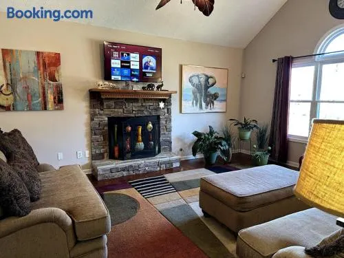 Cozy 4bd Near Dwntwn, ATL Airport and 6Flags - Image 1