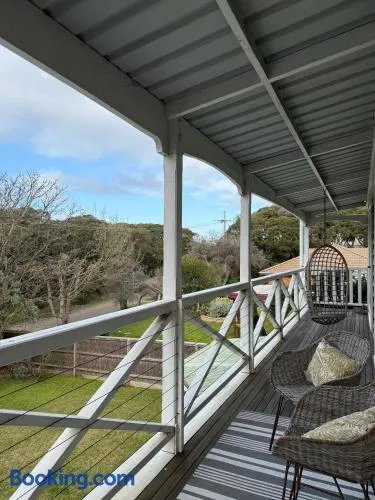 Stay Salty Blairgowrie - Front & Back Beach House - Image 1