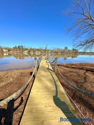 Saluda Lake Escape - Image 1