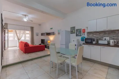 Bormla Comfortable two bedroom apartment - Image 1