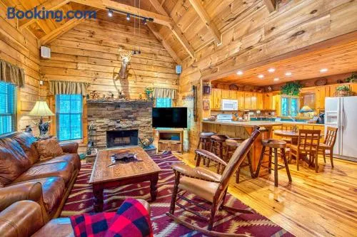 Highlands Hideaway - Image 1