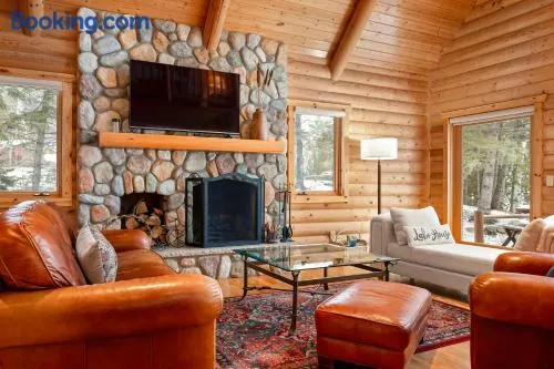 Loon Star Lodge - Three Bedroom Log Home - Image 1