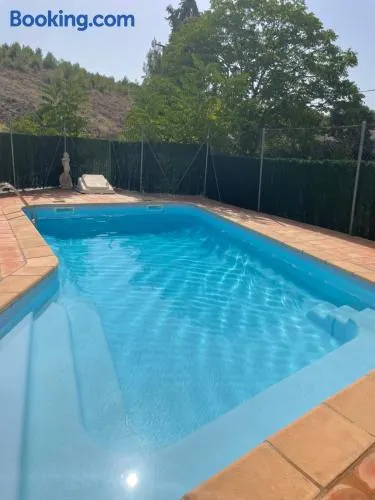 Air Conditioned "Casa Tropicana" Villa-Sleeps 10-Free WiFi-Private Pool-Free Parking - Image 1