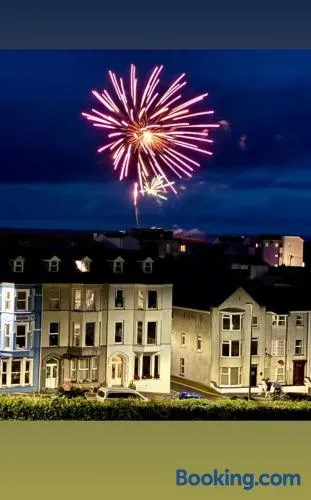 Mervue Apartment, 4 Causeway View, Portrush - Image 1