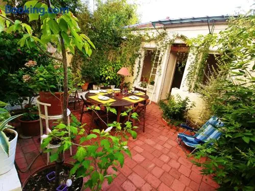 Maison confortable à Montreuil avec jardin clôturé - Image 1