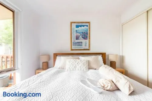 Cozy Home 5 mins drive to Peninsula Hot Springs with Free Parking and Fast Internet - Image 1