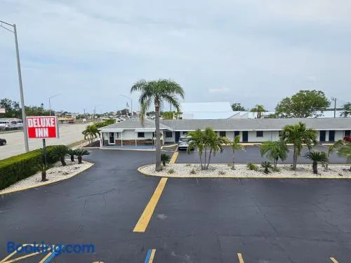 Deluxe Inn - Sarasota - Image 1