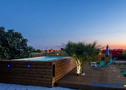 Estudio con terraza, barbacoa y piscina | Vistas al jardín - Image 1