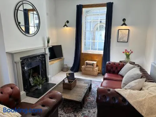 Quayside Georgian Townhouse - Image 1