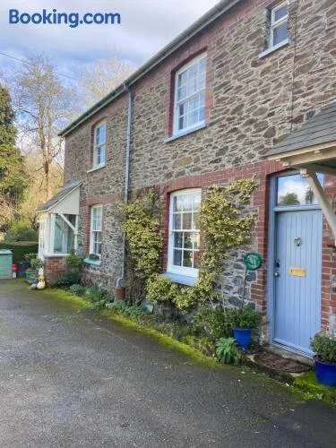 Apple Tree Cottage - Image 1