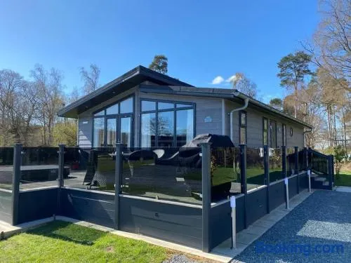 Casa Di Lusso - Stylish Hot Tub Lodge - Lincolnshire Retreat - Image 1
