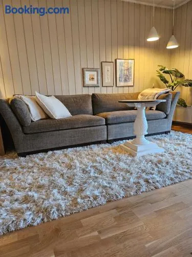 Comfortable and close to the city center - Image 1