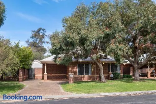 Prowse Pad - Image 1