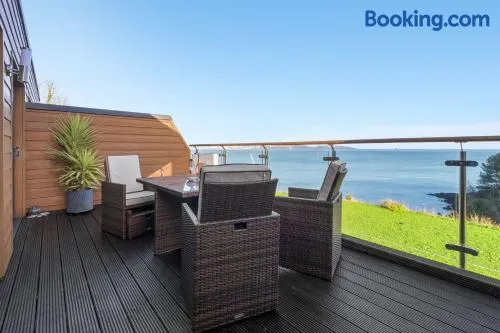 Avocet 4, Luxury Apartment with Pool and Parking - Image 1