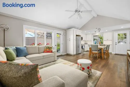Charming cottage in New Seabury - Image 1