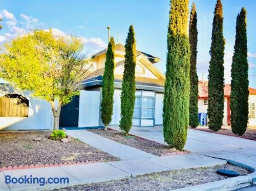 Entire Home Near Montwood Zaragoza - Image 1