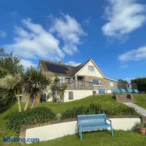 Three Gables, West Wight village house, Sleeps 10 - Image 1