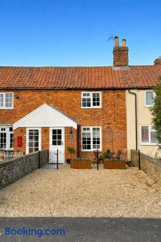The Poppies, Norfolk, a charming coastal cottage - Image 1