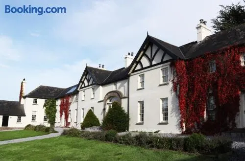 Warrensgrove Estate Self Catering Accommodation - Image 1