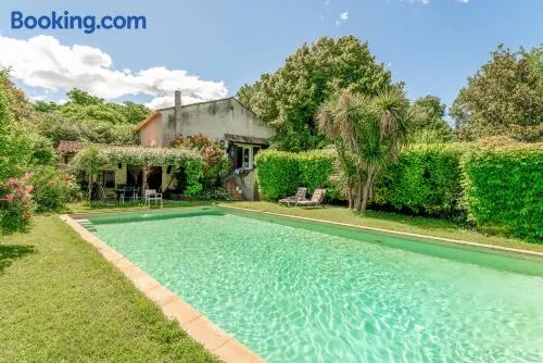 Gîte À Uzès, Au Bord De L'eau - Image 1