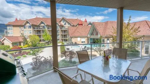 The Sunset Escape | Walkout Condo in Downtown Kelowna - Image 1