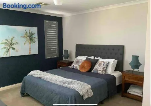 Seaview Apartment - Image 1