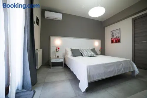 Sikania Casa Diamond - Image 1