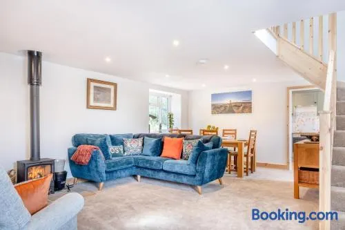 3 Bed in Ventnor oc-o32663 - Image 1