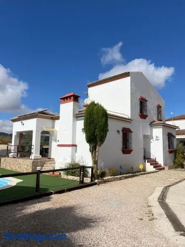 Agradable casa con piscina en la serranía. - Image 1
