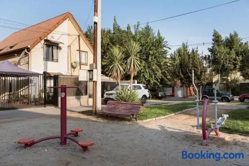 1 a 2 hab, baño privado, estaciona int y ext, Wifi, Cable, en Condominio - Image 1