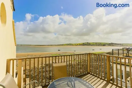APPLEDORE GANNETS NEST 3 Bedrooms - Image 1