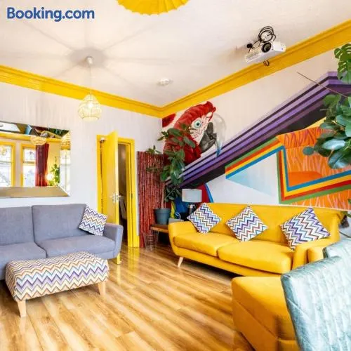 Vibrant 3 Bedroom Art Duplex Spacious & Unique - Image 1