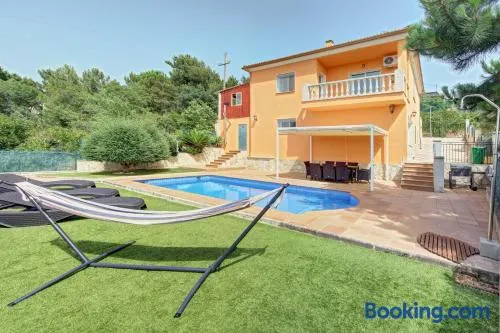 VILLA ROSES with swimming pool & mountain view ONLY FAMILYS - Image 1