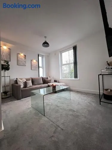 Modern Luxury Escape Suite In The Heart of Urmston Town Centre - Image 1