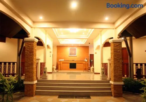 Prachuap Place Hotel - Image 1