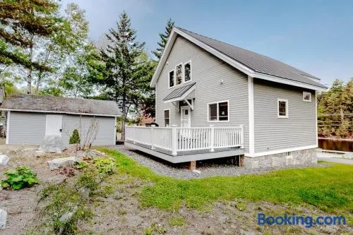 Charming riverfront home with mountain views & private dock - Image 1