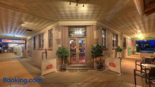 Windsor Hotel Miles - Image 1
