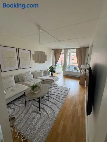 Modern apartment with large balcony - Image 1