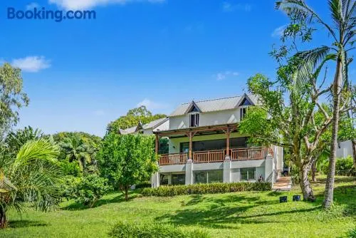 Chamarel Hilltop, 2BR Modern Villa, L'Albizia - Image 1