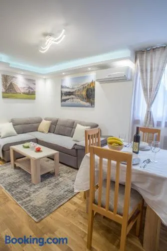 Lux Centre Apartment - Image 1